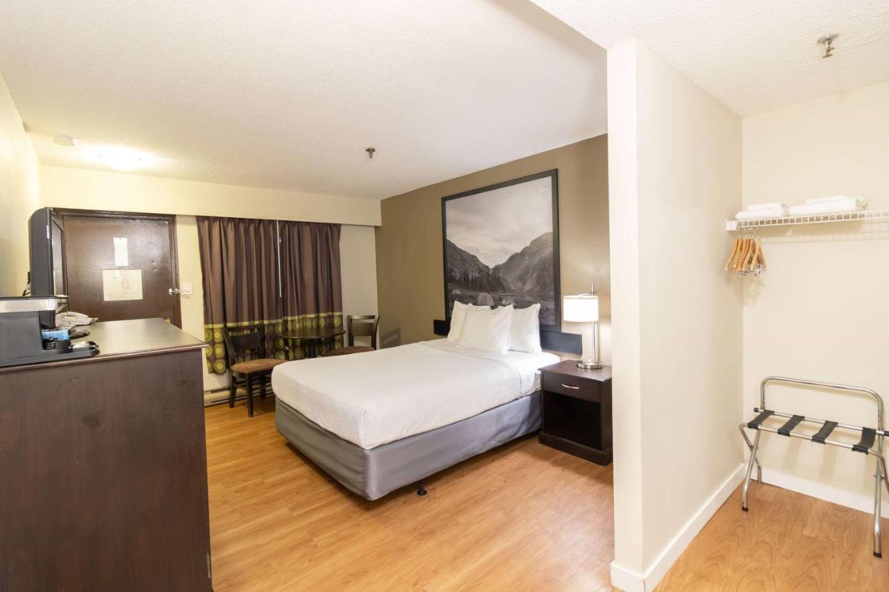 Super 8 By Wyndham Prince George Esterno foto