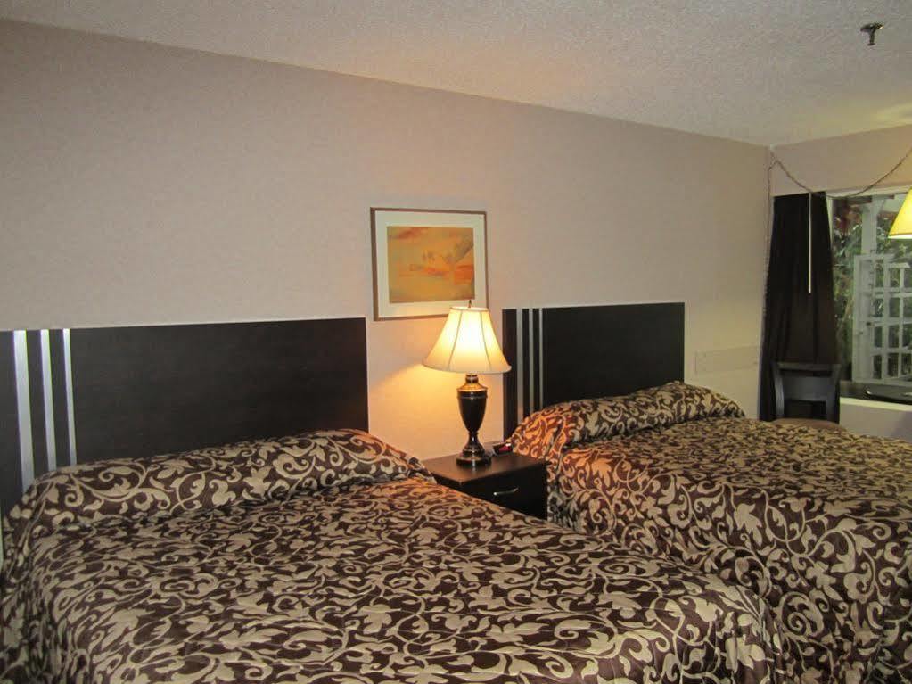 Super 8 By Wyndham Prince George Esterno foto